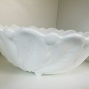 Vintage Indiana Glass Co Sculpted Lily Pond Patter